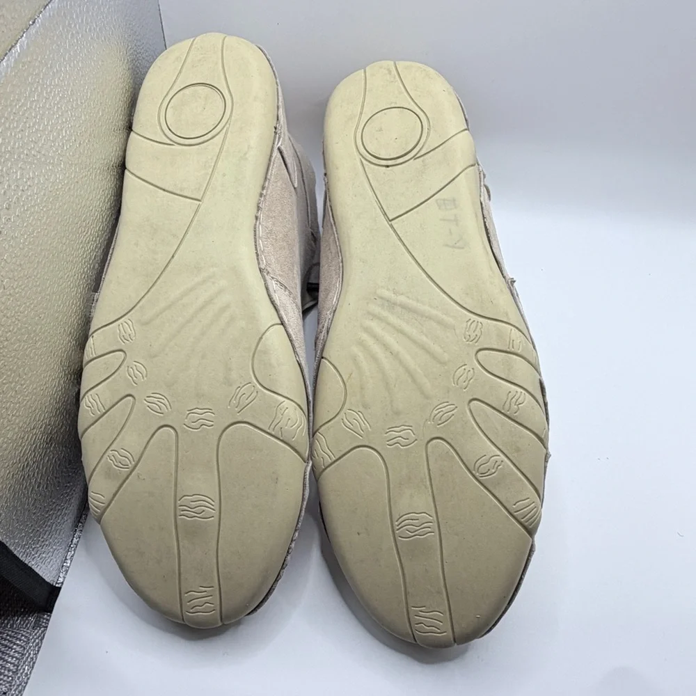 Dbeck Shoes these versatile